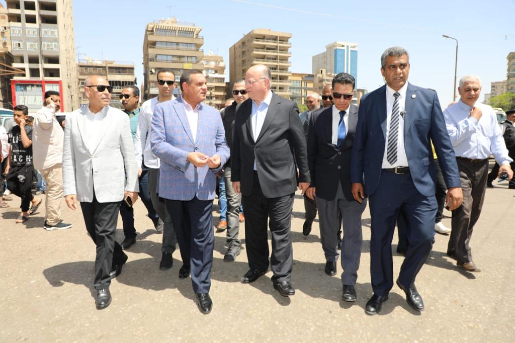 وزير التنمية المحلية ومحافظ القاهرة يتفقدان موقفى الألف مسكن وعبدالمنعم رياض (3)