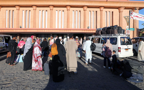مصر تقدم إعانات لأهالى السودان (2)
