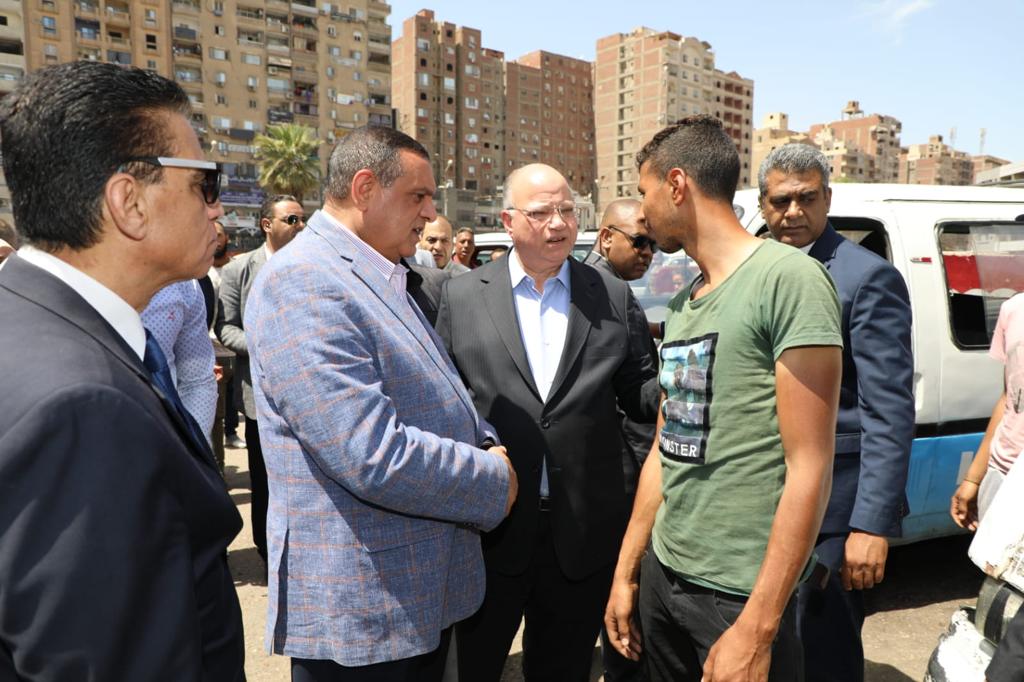 وزير التنمية المحلية ومحافظ القاهرة يتفقدان موقفى الألف مسكن وعبدالمنعم رياض (5)