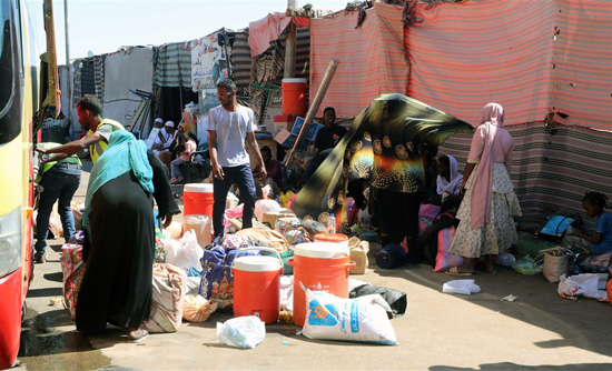 مصر تقدم إعانات لأهالى السودان (4)