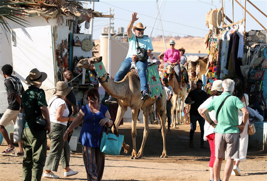 زيارة الوفود السياحية لقرية غرب سهيل (1)