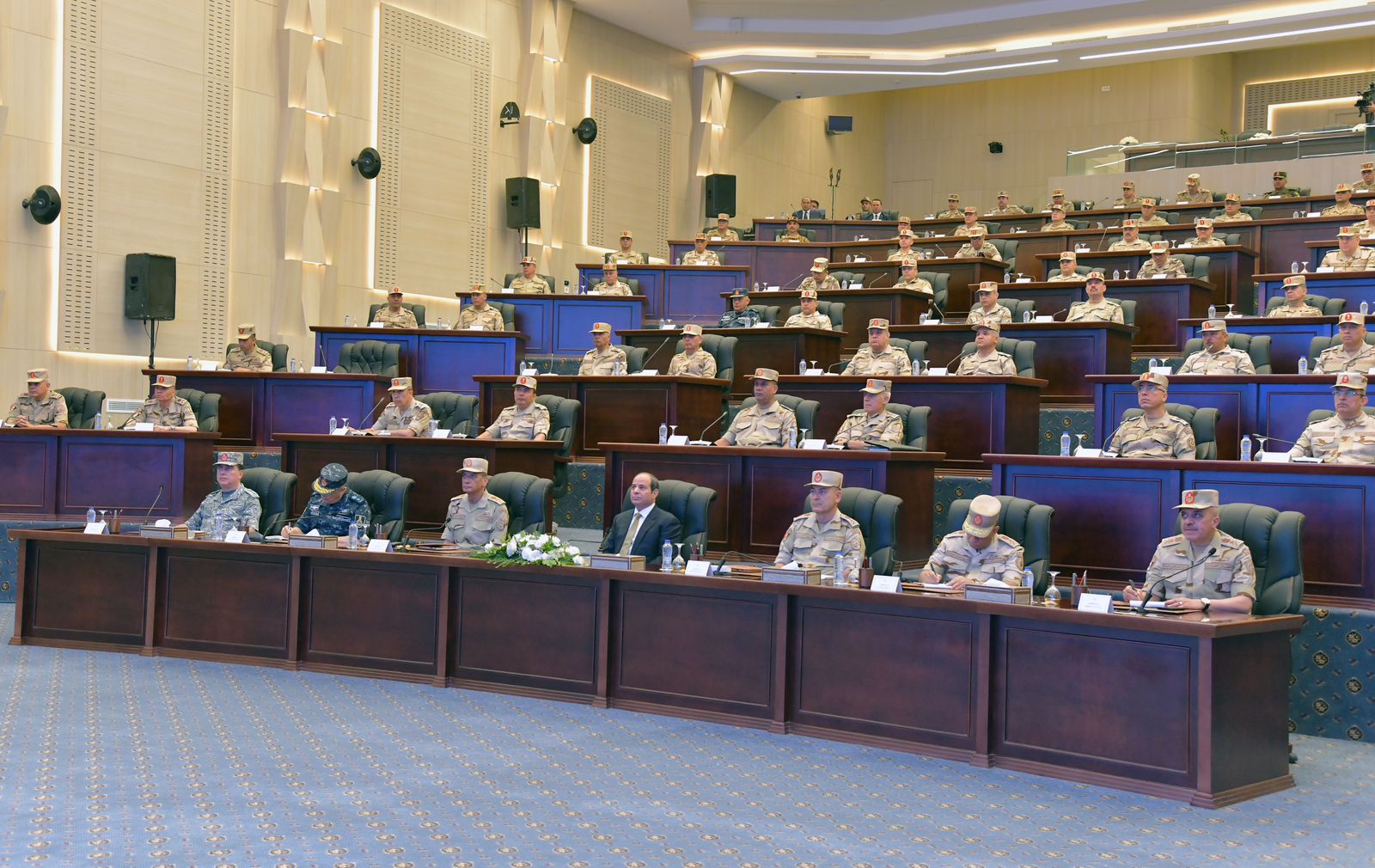 الاجتماع الرئيس السيسى  مع كبار قادة القوات المسلحة (2)