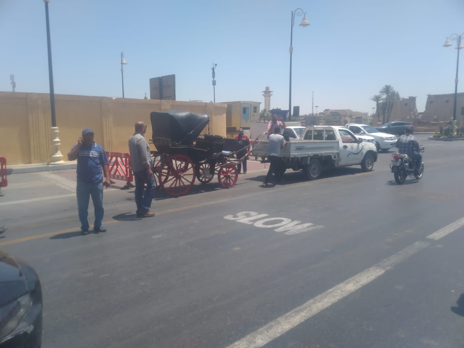 مصادرة عربات حنطور يقودها أطفال بالأقصر