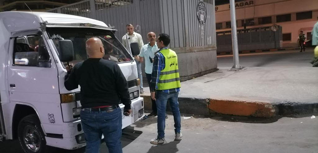 رفع إشغالات الكافيهات وضبط سيارات السرفيس المخالفة  (3)