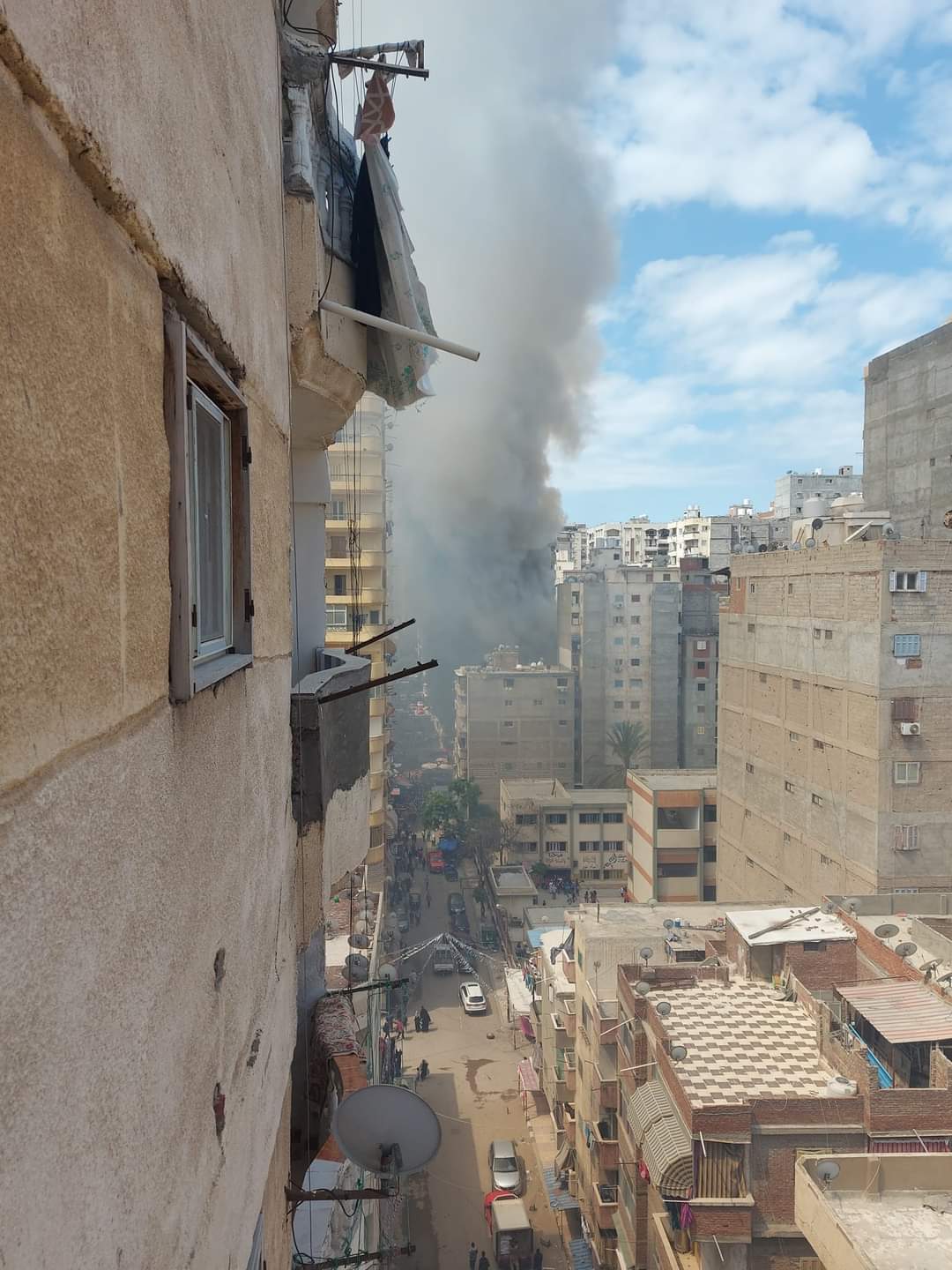 حريق معرض اثاث بنطاق حي المنتزة في الاسكندرية