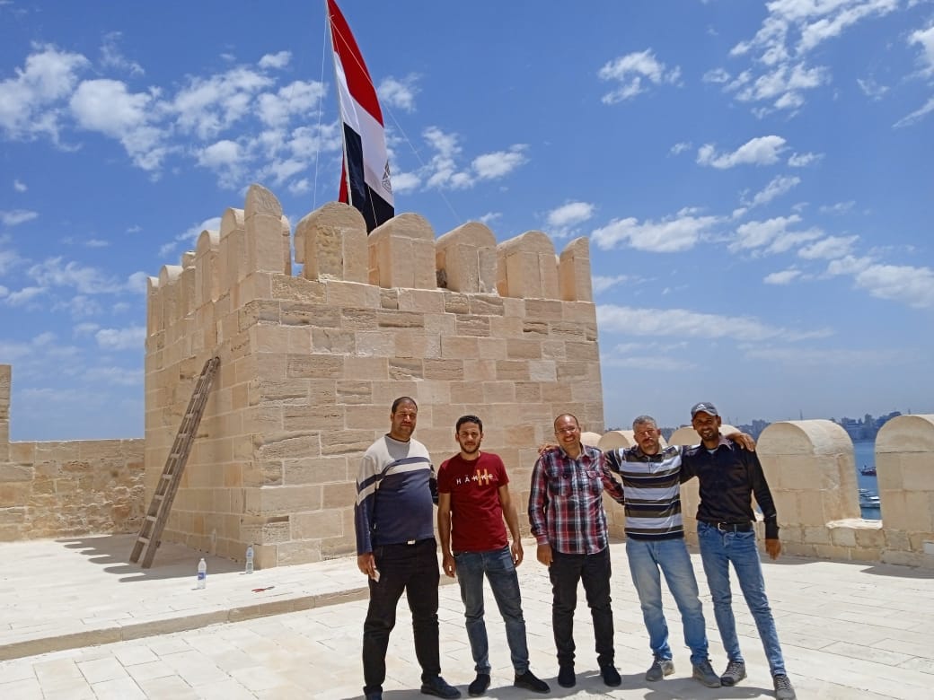 رفع علم مصر على القلعة