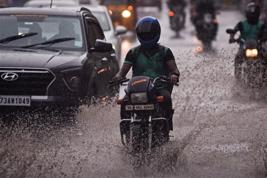 أمطار غزيرة الهند (7)