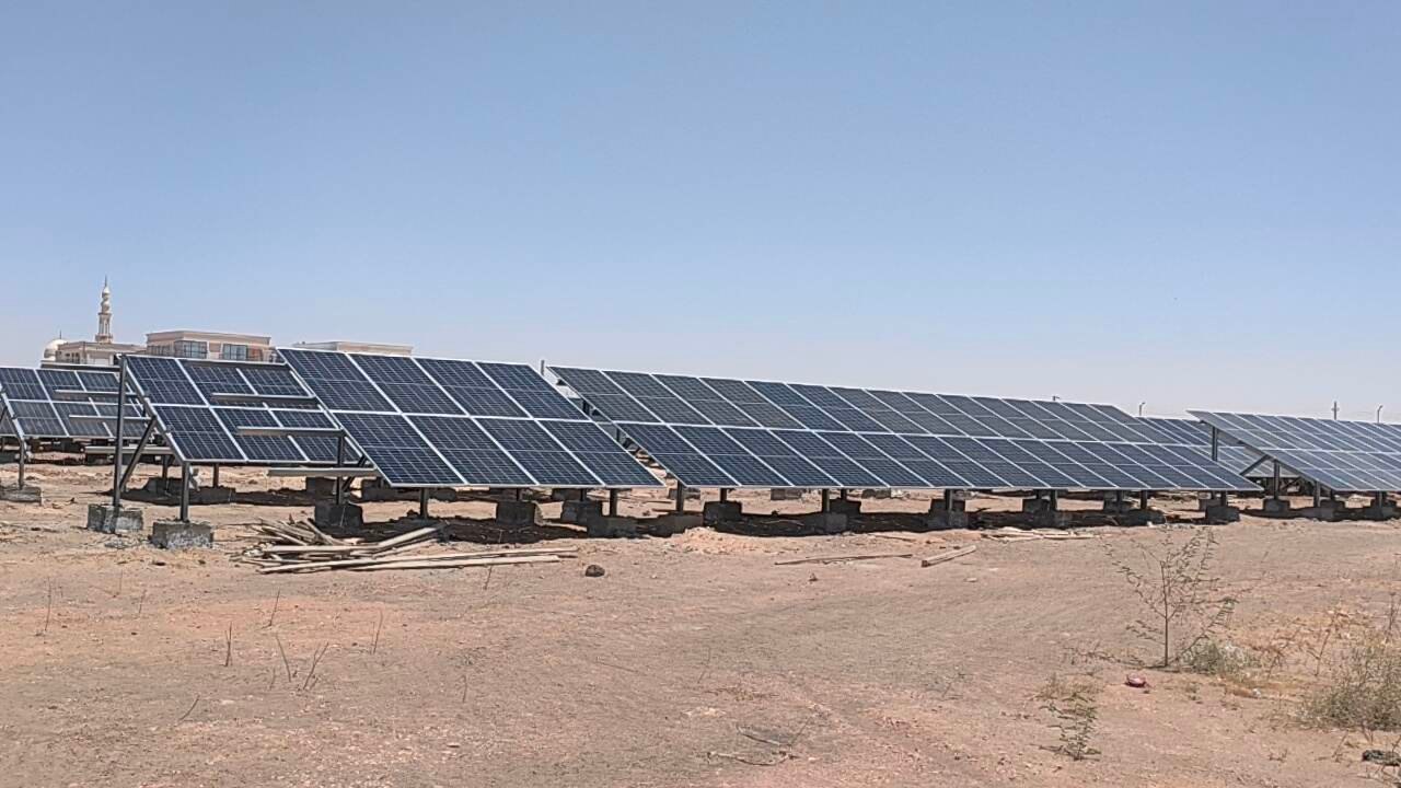 أكبر محطة طاقة شمسية لتشغيل المجمع الحكومي المميكن بالوادي الجديد (9)