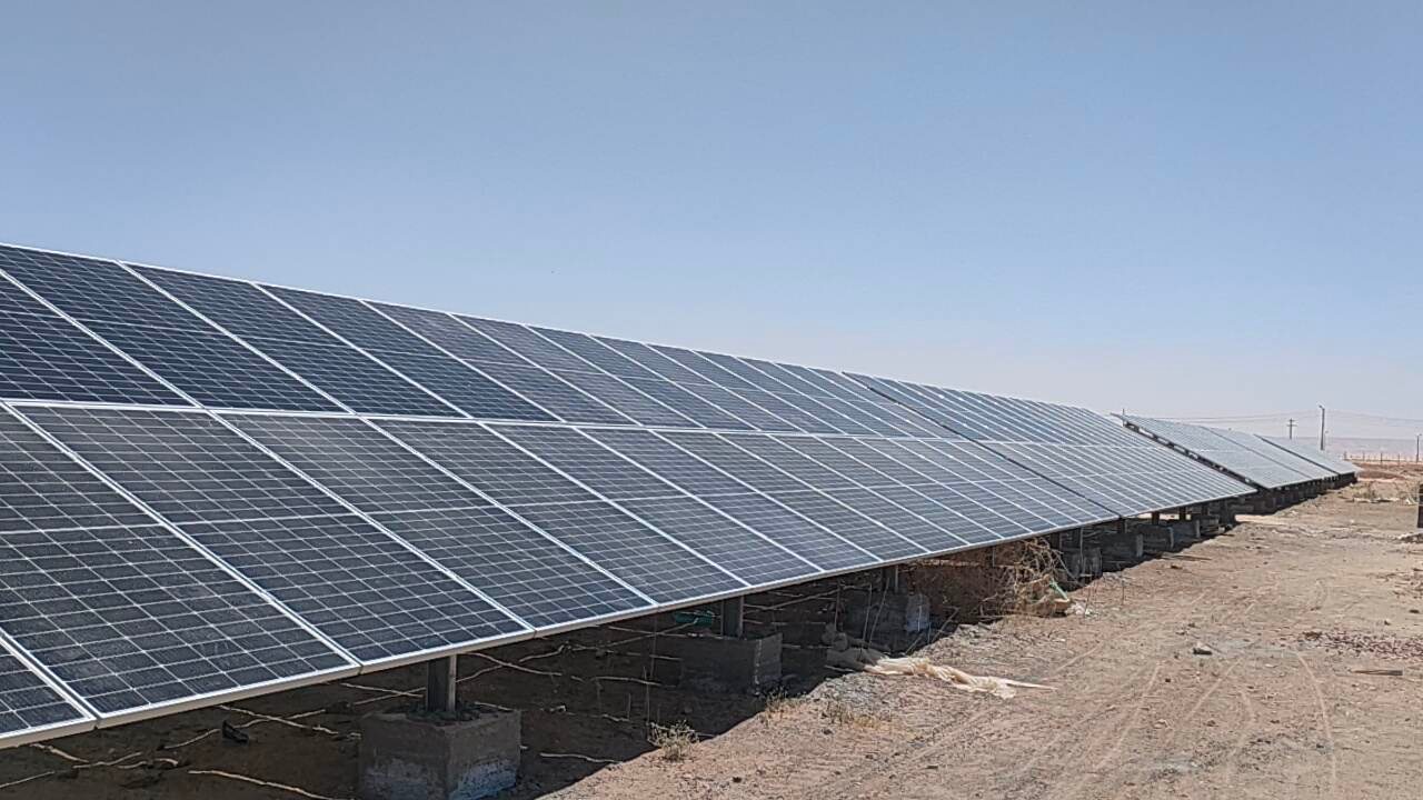 أكبر محطة طاقة شمسية لتشغيل المجمع الحكومي المميكن بالوادي الجديد (10)