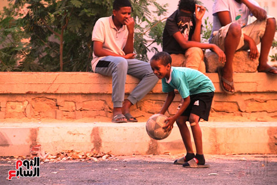 أطفال-السودان-يلعبون-فى-شوارع-أسوان-(10)