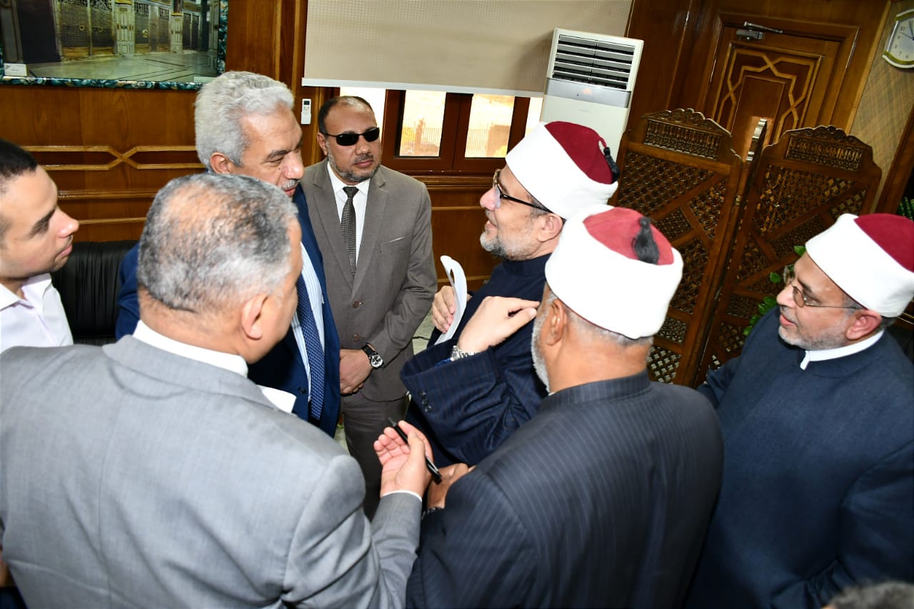 وزير الأوقاف ورئيس جامعة الأزهر يفتتحان مسجد كلية التربية 4