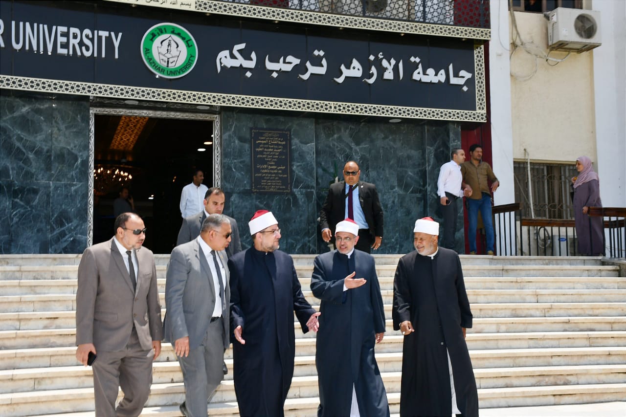 وزير الأوقاف ورئيس جامعة الأزهر يفتتحان مسجد كلية التربية