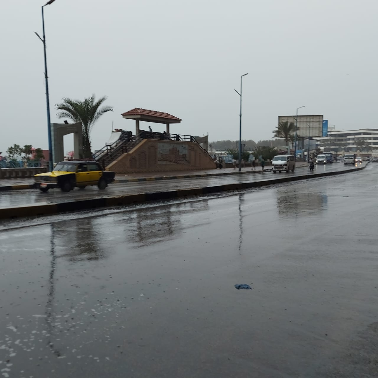 لأول مرة فى يونيو.. هطول أمطار غزيرة بالإسكندرية مع نشاط فى حركة الرياح (17)