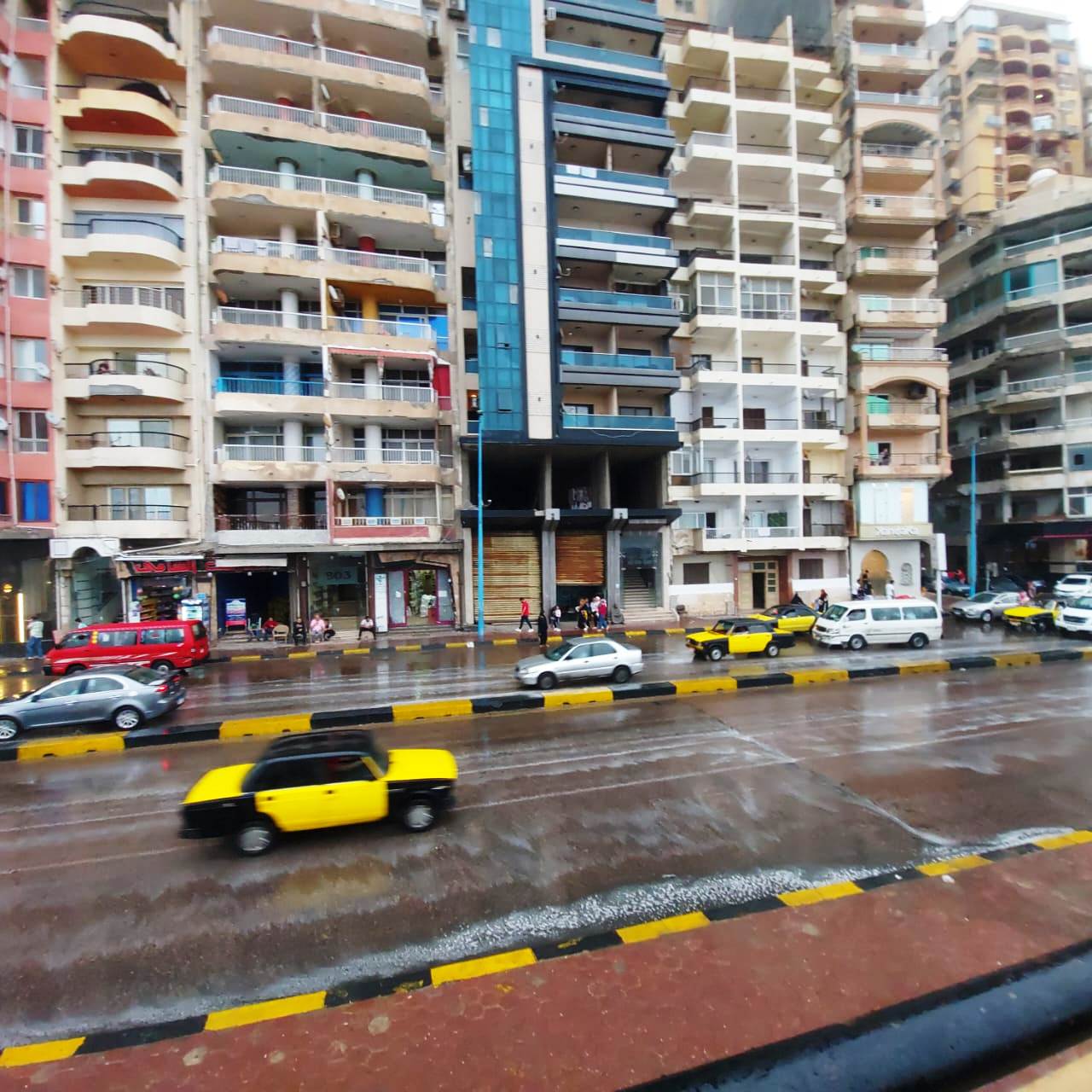 هطول أمطار غزيرة شرق الإسكندرية مع نشاط فى حركة الرياح (5)