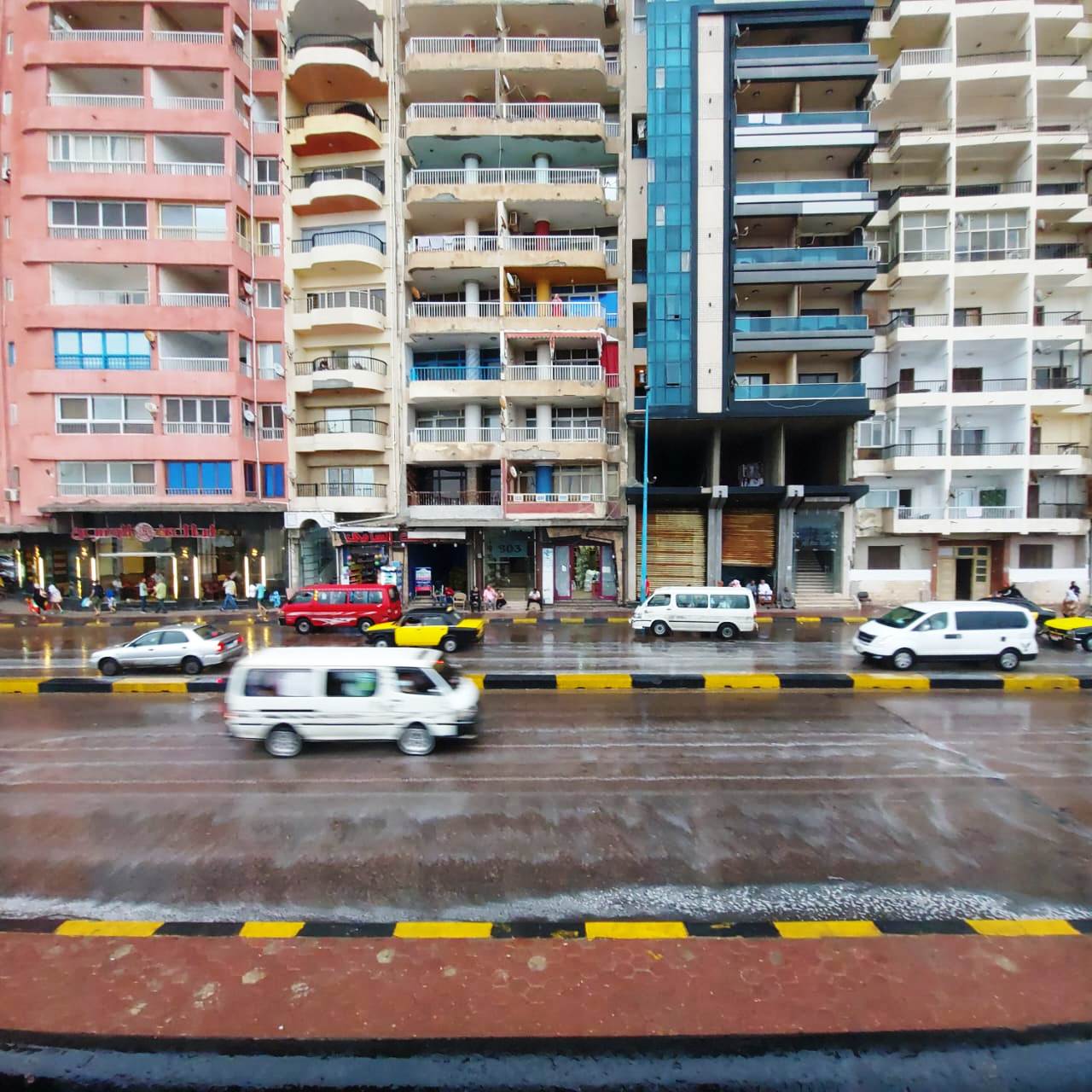 هطول أمطار غزيرة شرق الإسكندرية مع نشاط فى حركة الرياح (3)