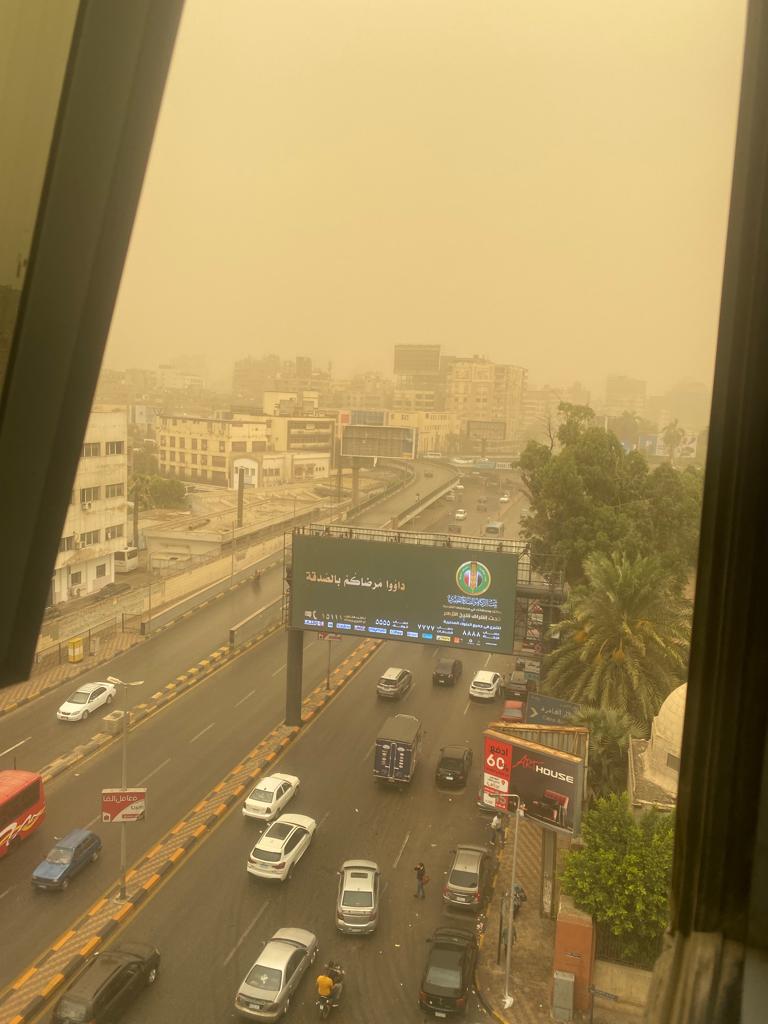 عاصفة ترابية فى شوارع الجيزة (1)