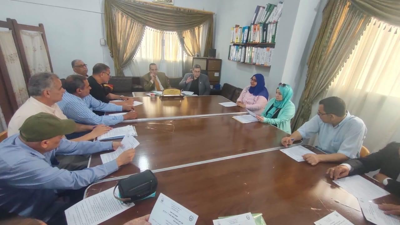 محافظ شمال سيناء يشارك في حضور اجتماع لرؤساء لجان الثانوية العامة (2)