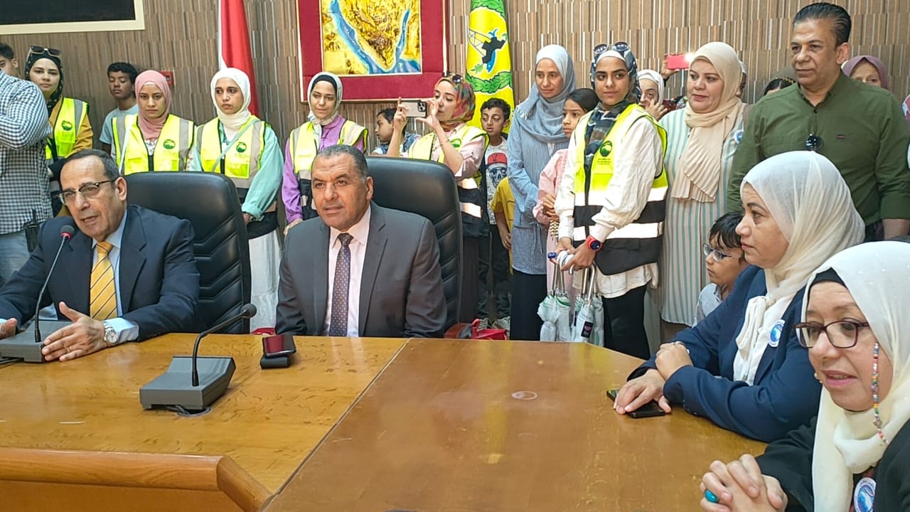 محافظ شمال سيناء يودع حجاج قرعة وزارة الداخلية (5)