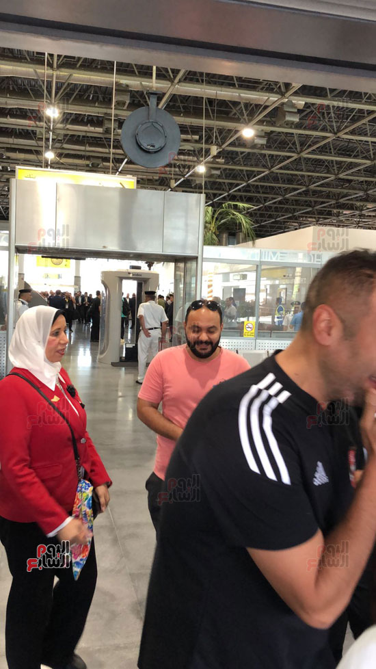 مطار القاهرة يستعد لاستقبال بعثة الأهلي أبطال أفريقيا (11)