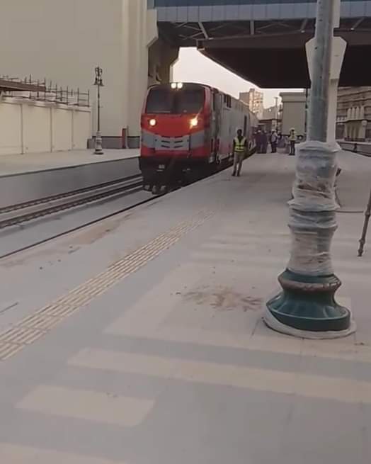 بدء دخول قطارات السكة الحديد لمحطة قطارات صعيد مصر