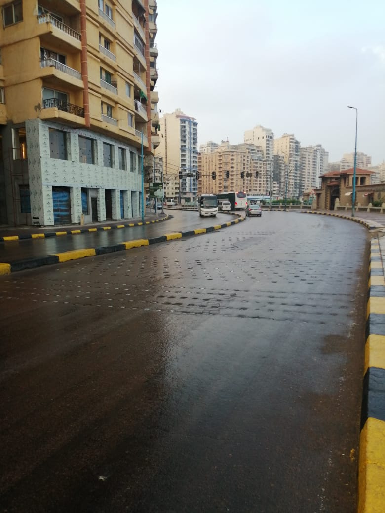 هطول أمطار رعدية بالإسكندرية (2)