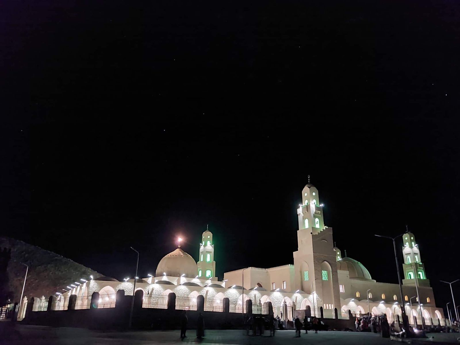 مسجد ومقام ابو الحسن الشاذلى بمرسى علم 
