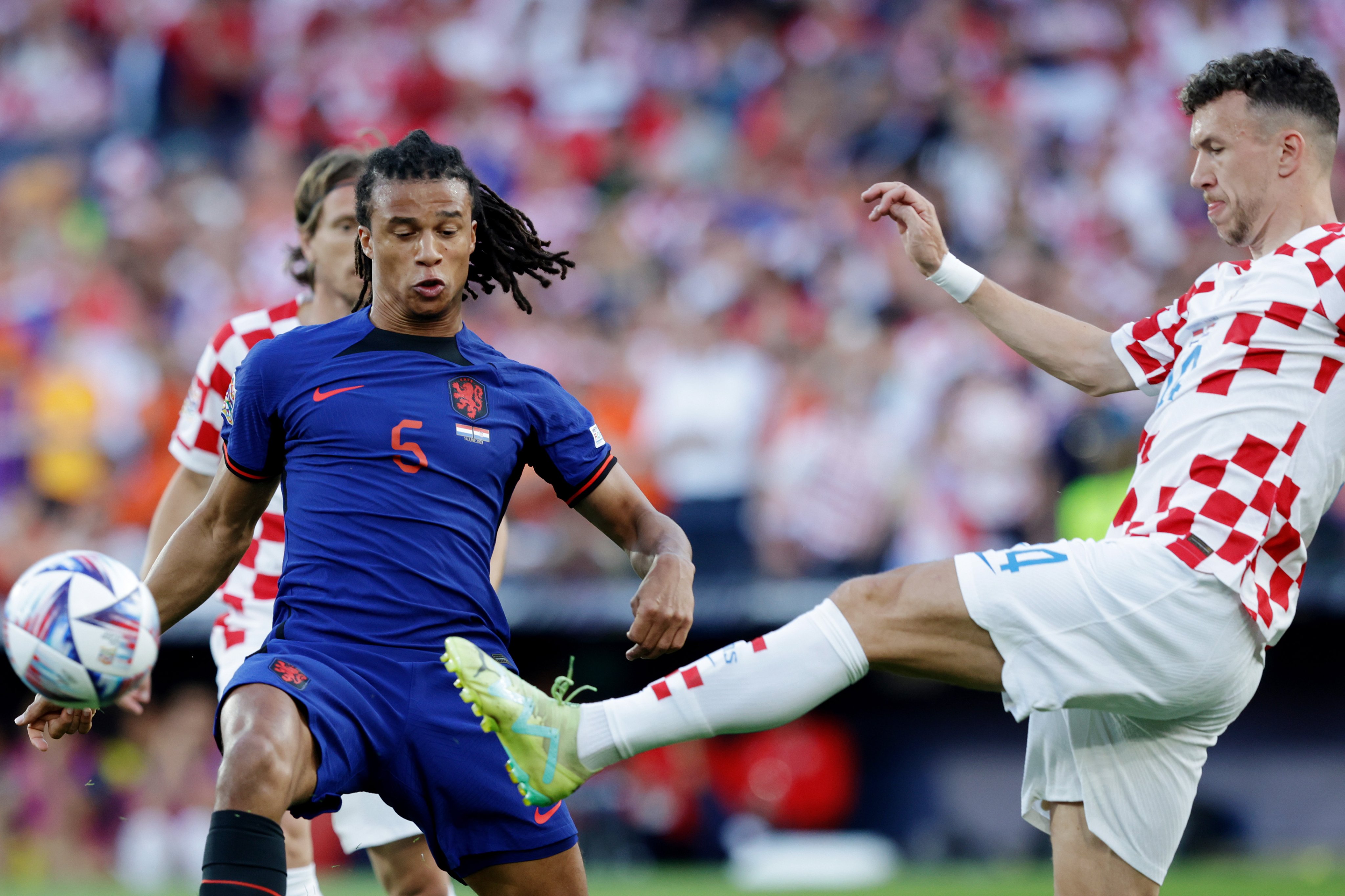 هولندا ضد كرواتيا (1)
