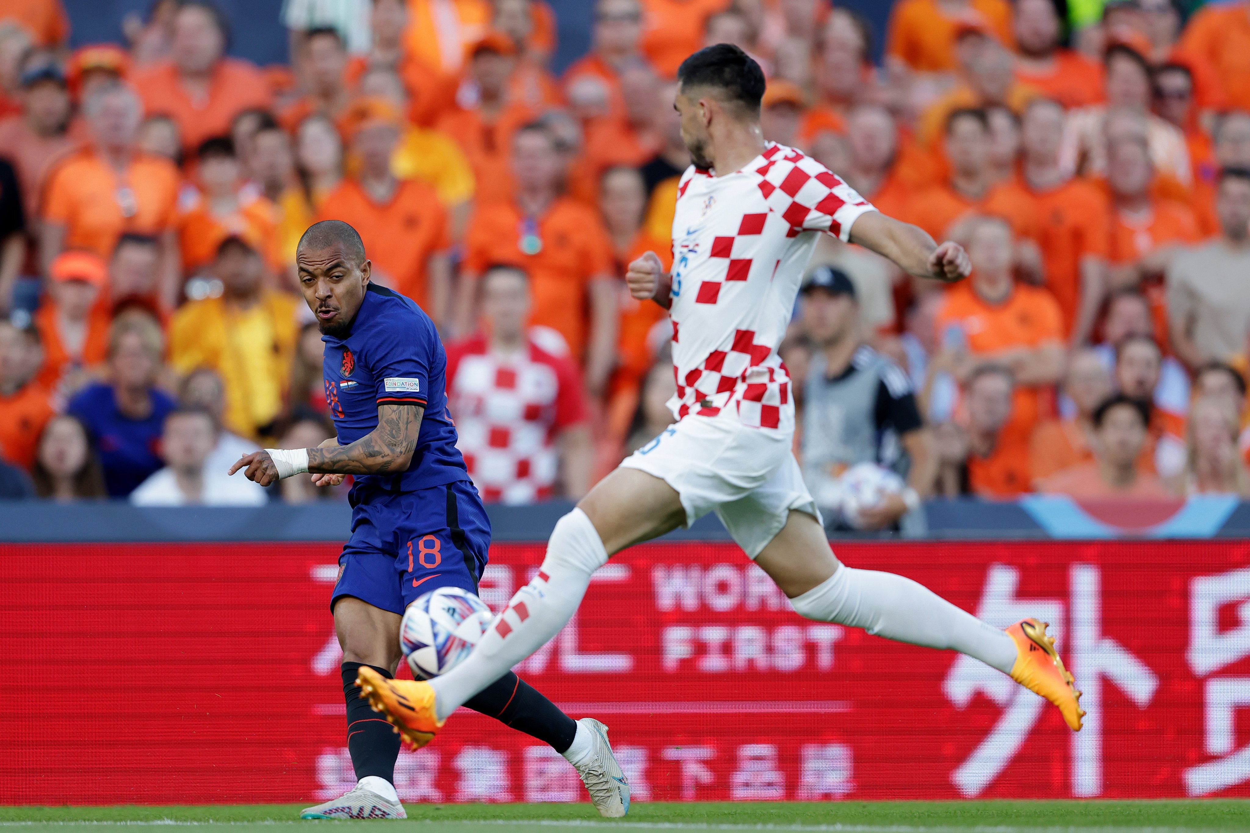 هولندا ضد كرواتيا (3)