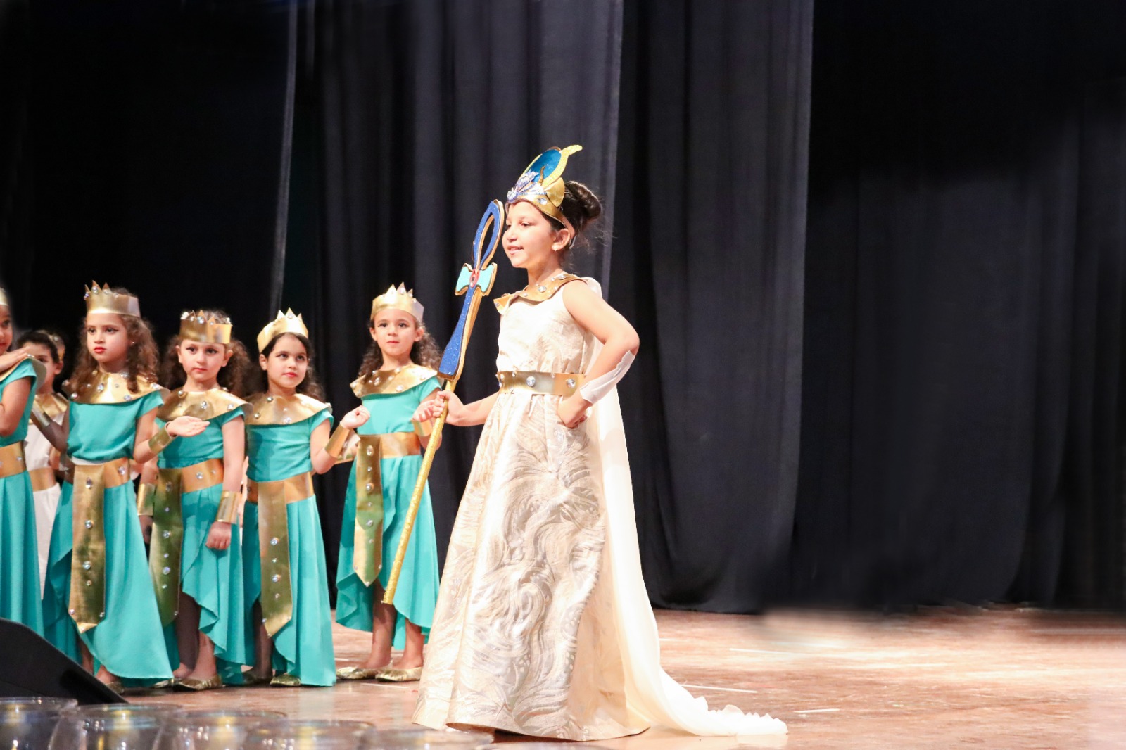 مسرح الحضارة المصرية يحتضن حفل تخرج طلاب مدرسة كونتيننتال بالاس (5)