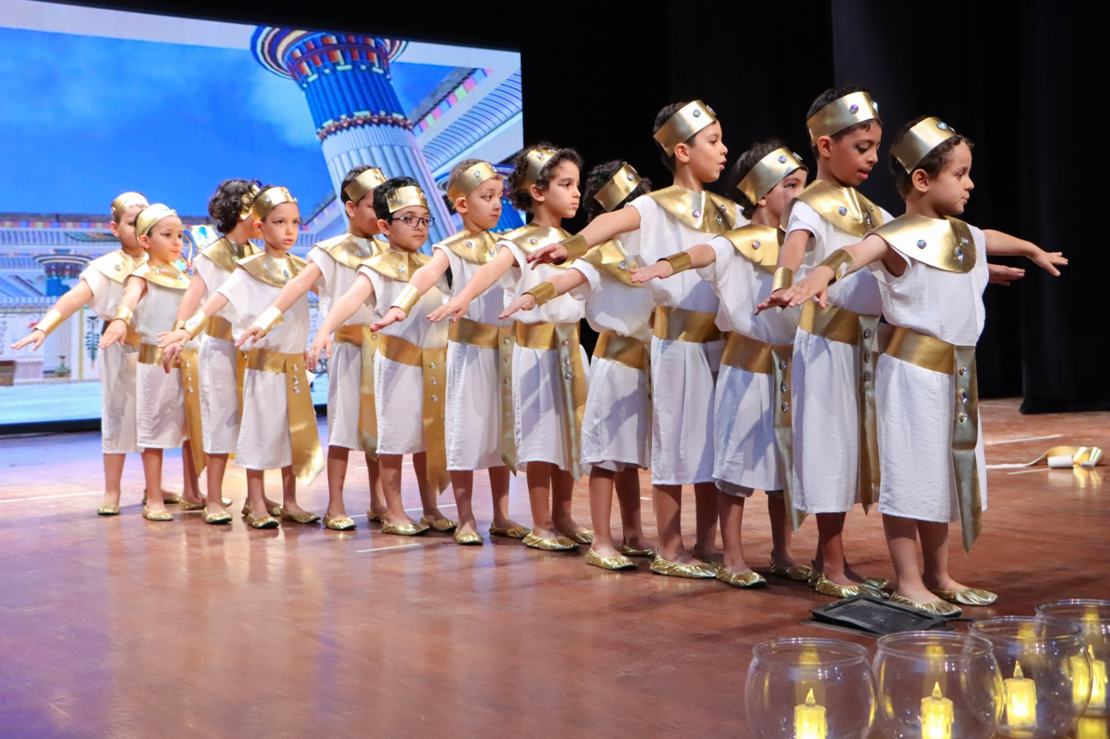 مسرح الحضارة المصرية يحتضن حفل تخرج طلاب مدرسة كونتيننتال بالاس (4)
