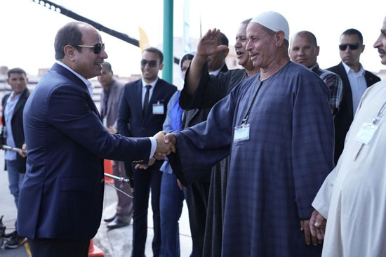 الرئيس السيسى يصل قرية الأبعادية بالبحيرة لافتتاح عدد من مشروعات حياة كريمة (24)