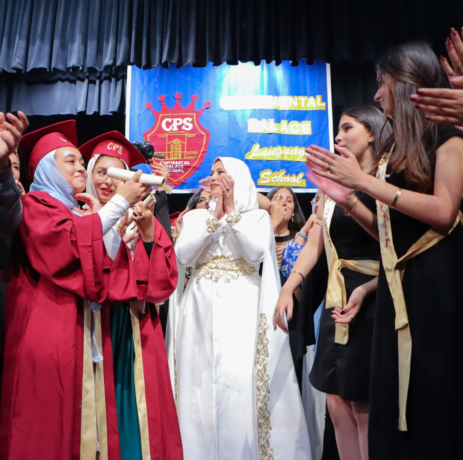 مسرح الحضارة المصرية يحتضن حفل تخرج طلاب مدرسة كونتيننتال بالاس (13)