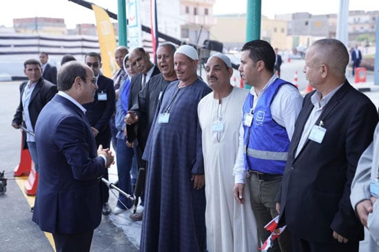 الرئيس السيسى يصل قرية الأبعادية بالبحيرة لافتتاح عدد من مشروعات حياة كريمة (1)