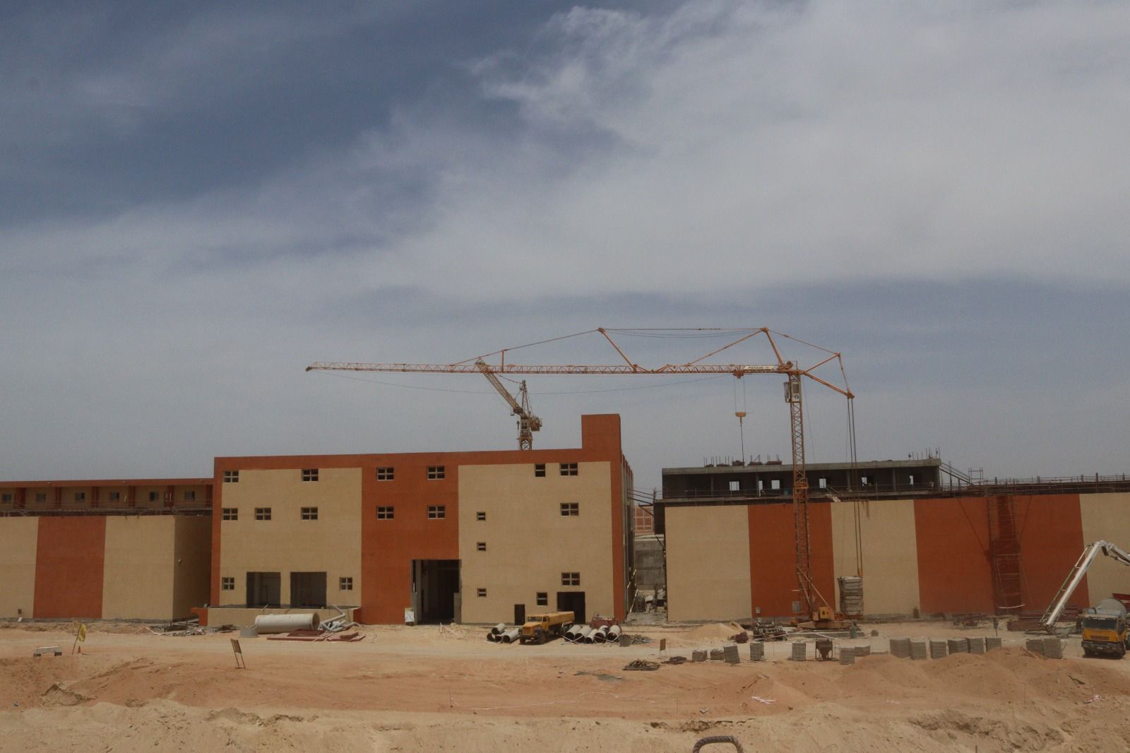 مشروعات المياه والصرف الصحي بالعاشر