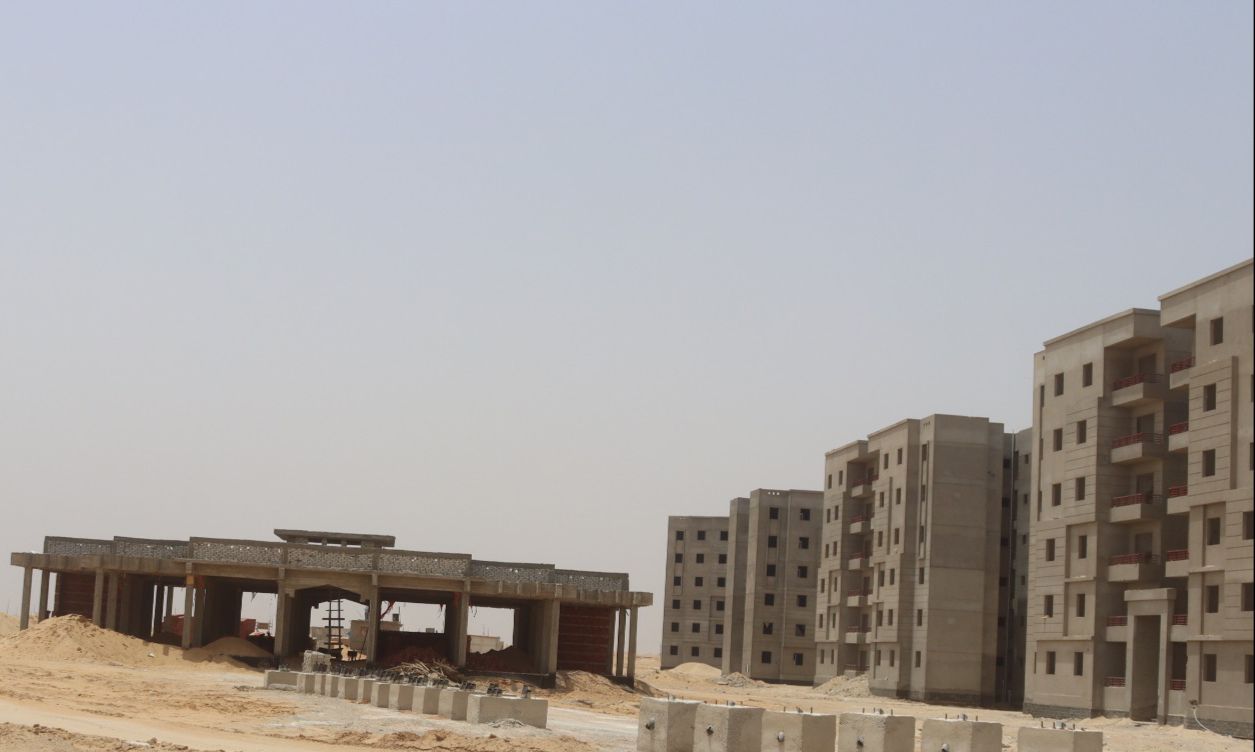 تطوير مشروعات البنية التحتية بالعاشر