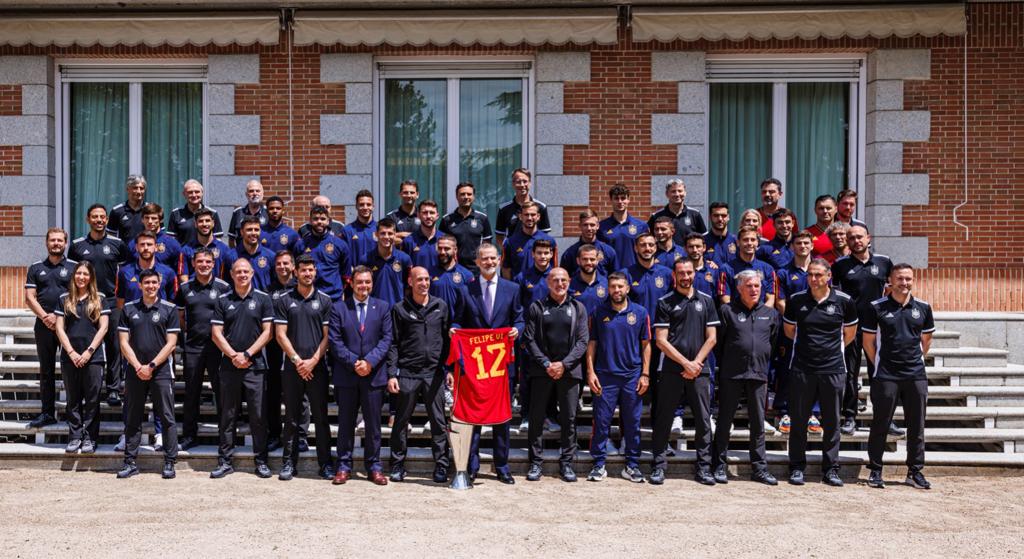 منتخب إسبانيا (4)