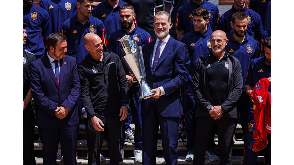 منتخب إسبانيا (1)