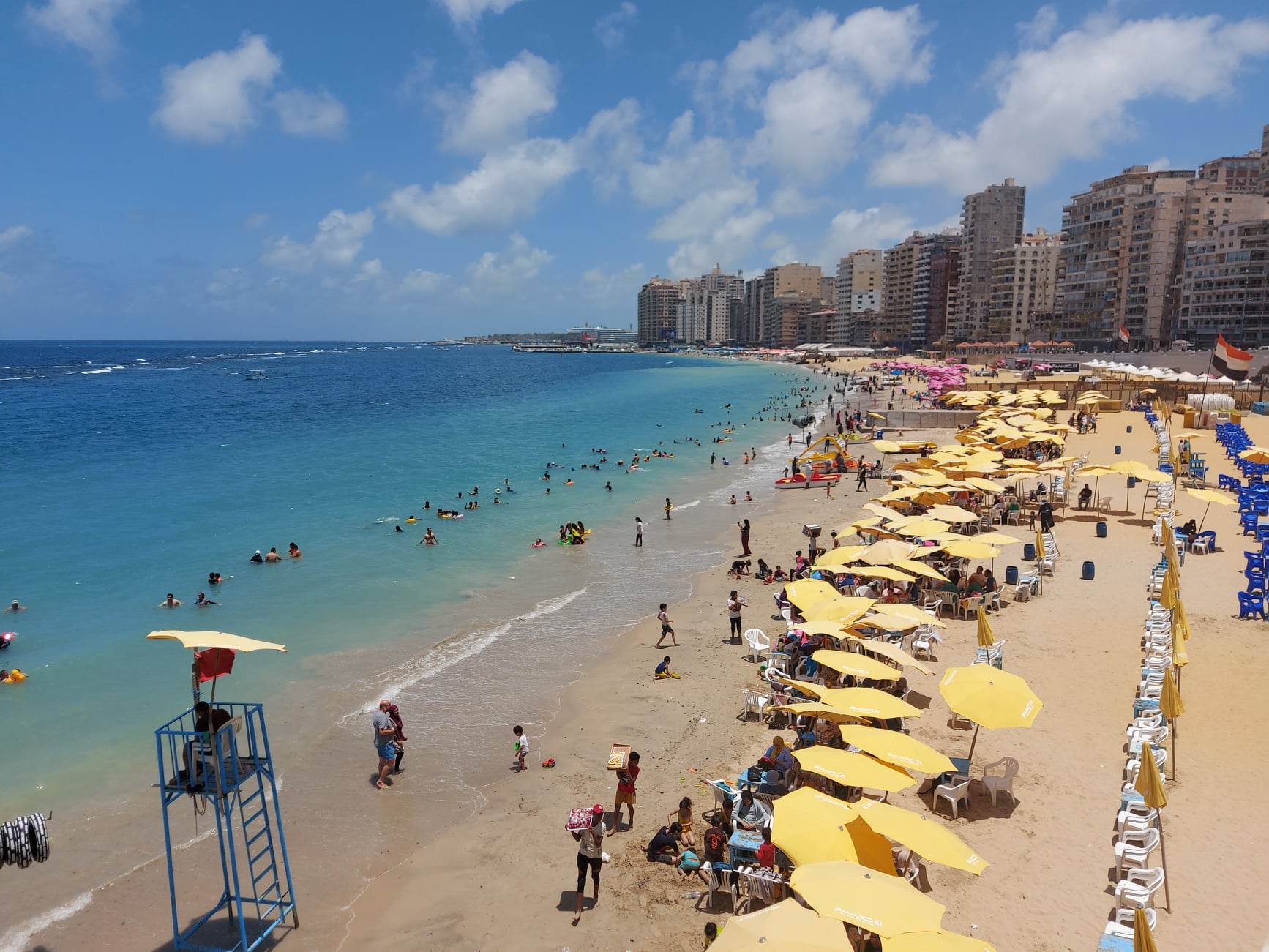 شواطئ الاسكندرية امنة مع تواجد منظومة الانقاذ (8)
