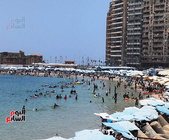 إقبال-المواطنين--علي-الشواطئ-في-الإسكندرية