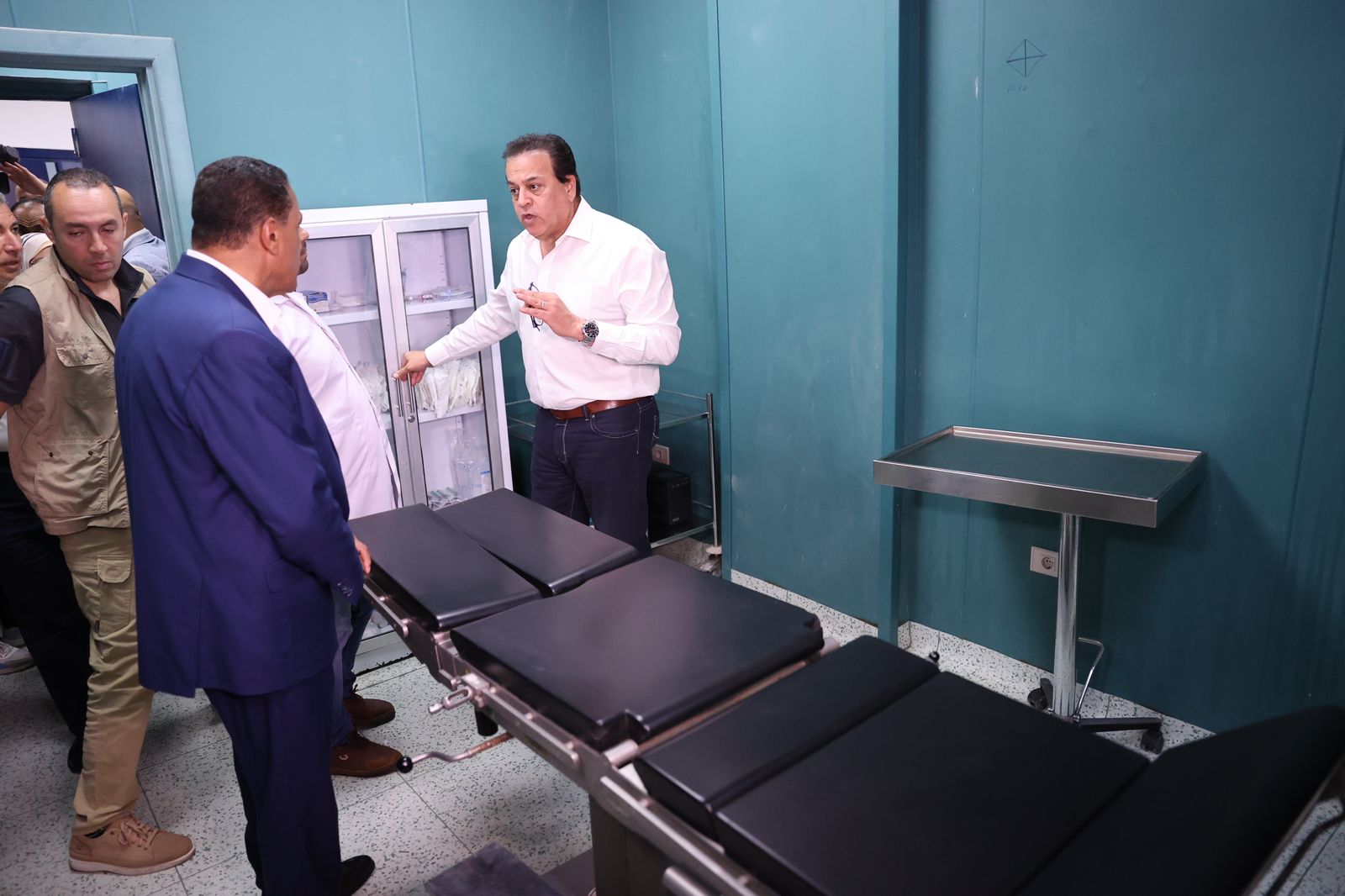 وزير الصحة يتفقد مستشفى مارينا المركزي  (8)