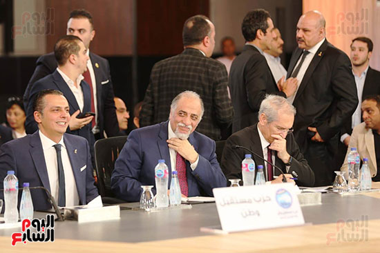 ملتقى للأحزاب السياسية (2)