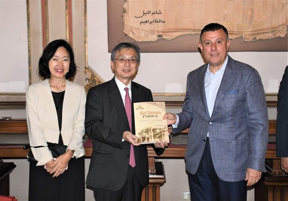 السفير اليابانى بالقاهرة فى يزور متحف الزعفران بجامعة عين شمس (2)