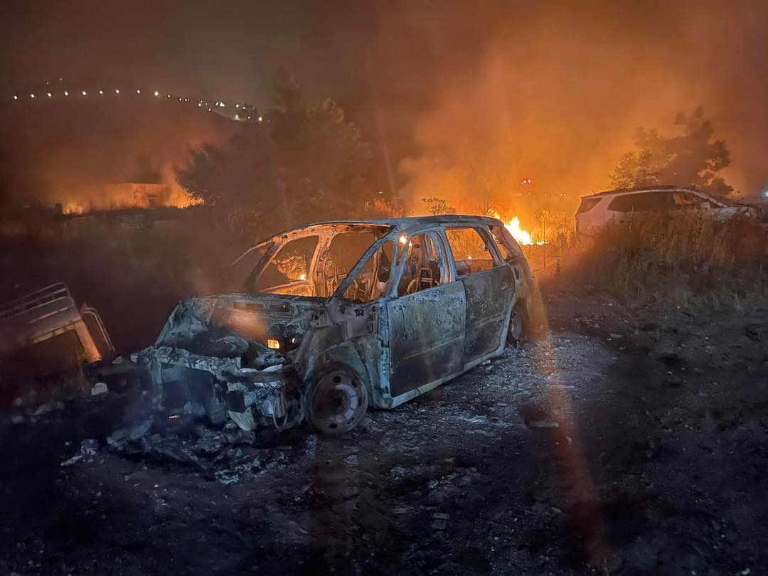 مستوطنون إسرائيليون يحرقون سيارات فلسطينيين في الضفة