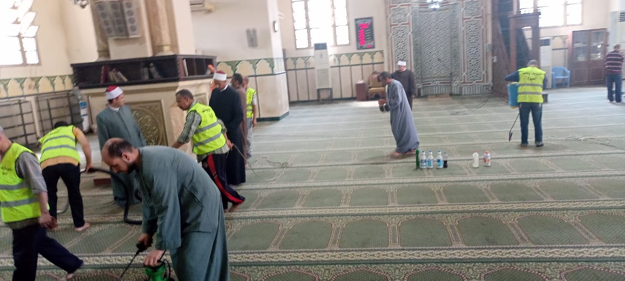 أوقاف الجيزة تطلق حملة موسعة لنظافة المساجد استعدادا لصلاة العيد (4)