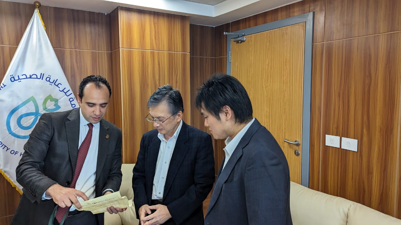 سفير اليابان بالقاهرة يزور مستشفي الكرنك الدولي (2)