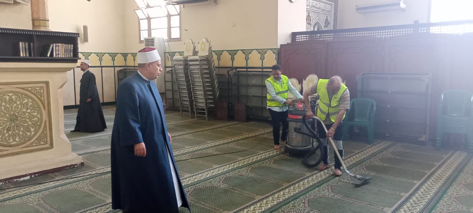 أوقاف الجيزة تطلق حملة موسعة لنظافة المساجد استعدادا لصلاة العيد (5)
