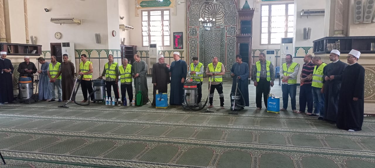 أوقاف الجيزة تطلق حملة موسعة لنظافة المساجد استعدادا لصلاة العيد (3)