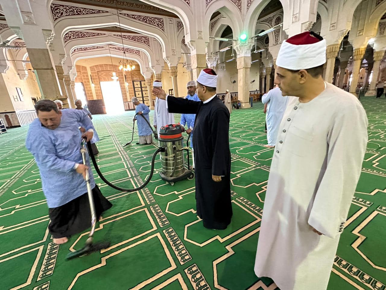 حملة نظافة بمسجد العارف بالله ابراهيم الدسوقي