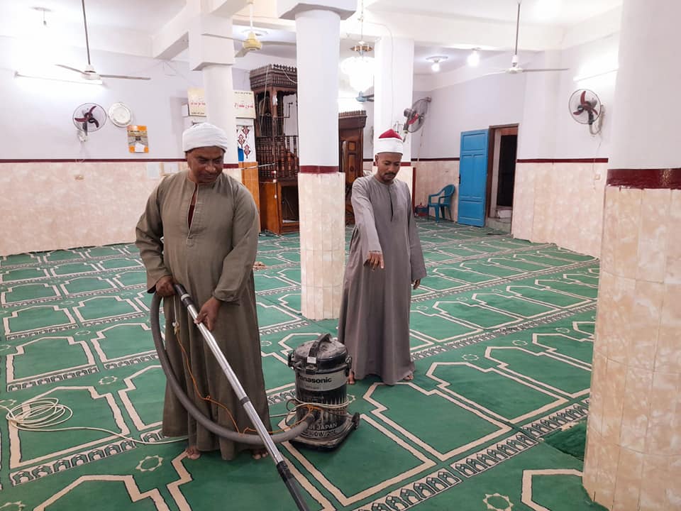 أوقاف الأقصر تنظم حملات مكثفة لنظافة وتجميل وتعقيم المساجد
