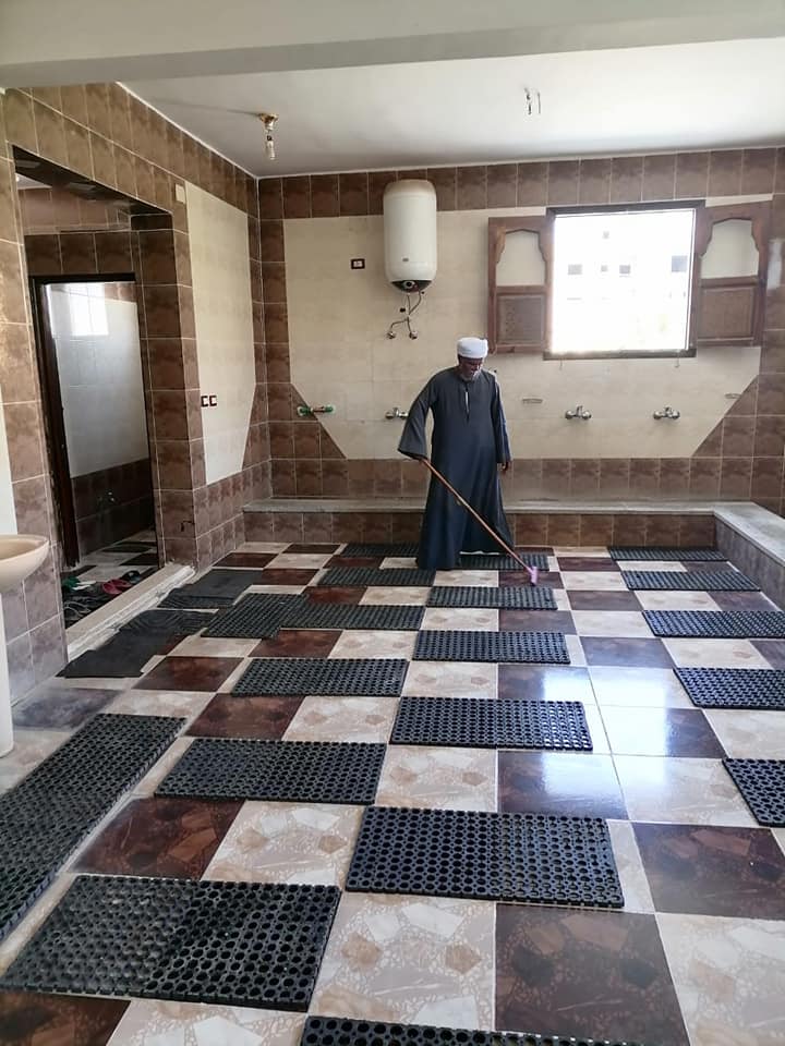 تنظيف كافة أرجاء المساجد فى الأقصر